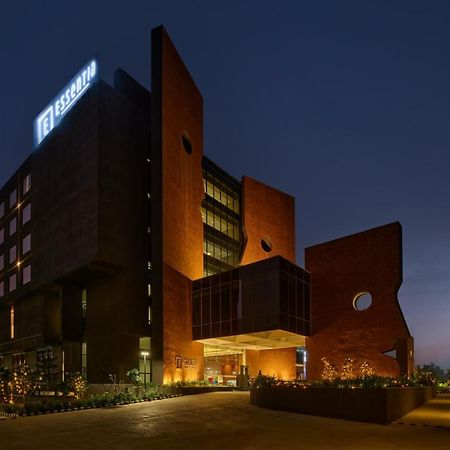 Essentia Luxury Hotel Indore Ngoại thất bức ảnh