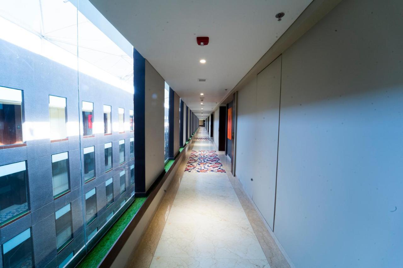 Essentia Luxury Hotel Indore Ngoại thất bức ảnh