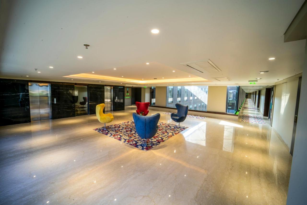 Essentia Luxury Hotel Indore Ngoại thất bức ảnh