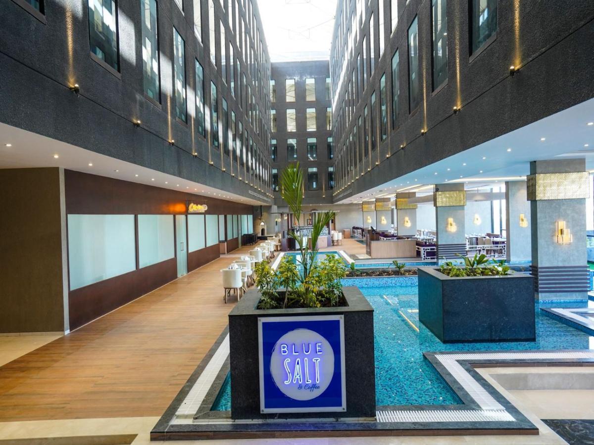 Essentia Luxury Hotel Indore Ngoại thất bức ảnh
