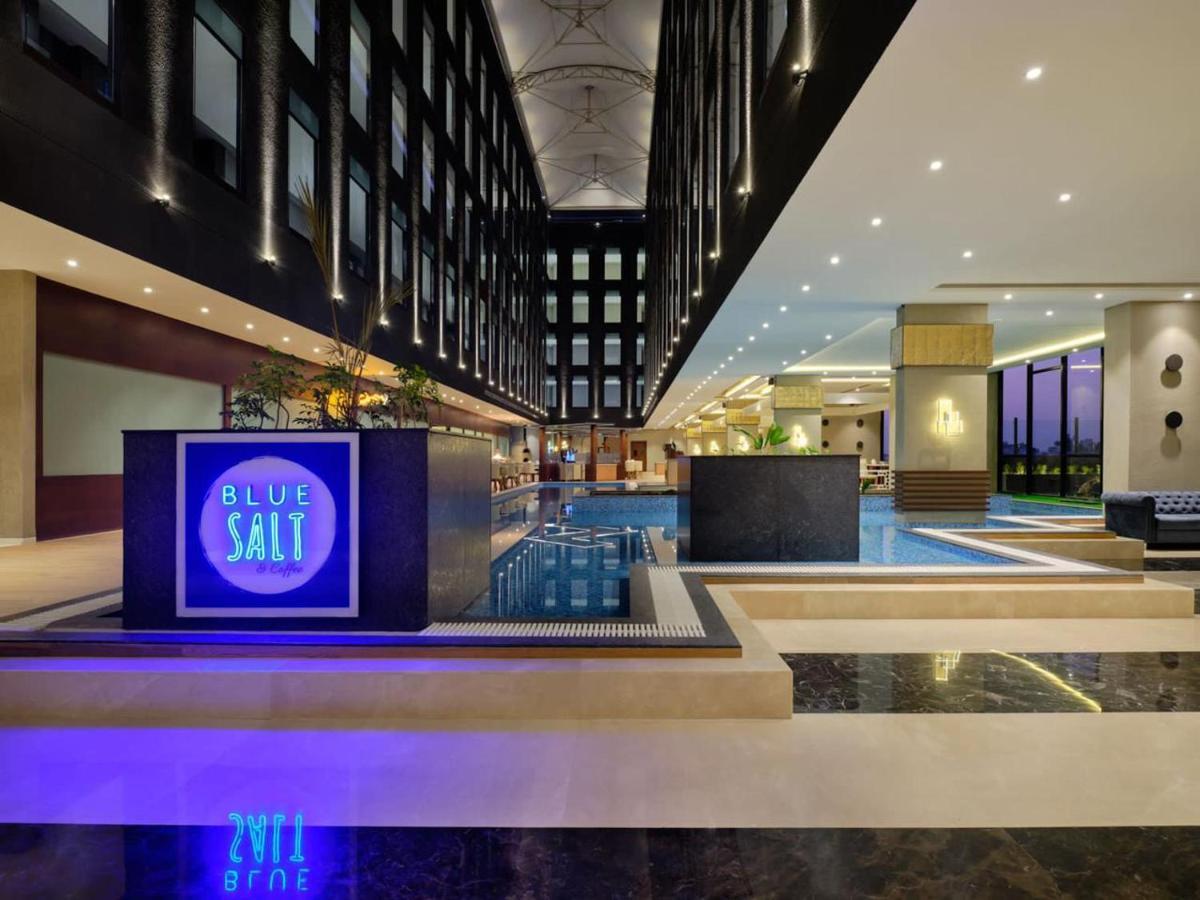 Essentia Luxury Hotel Indore Ngoại thất bức ảnh