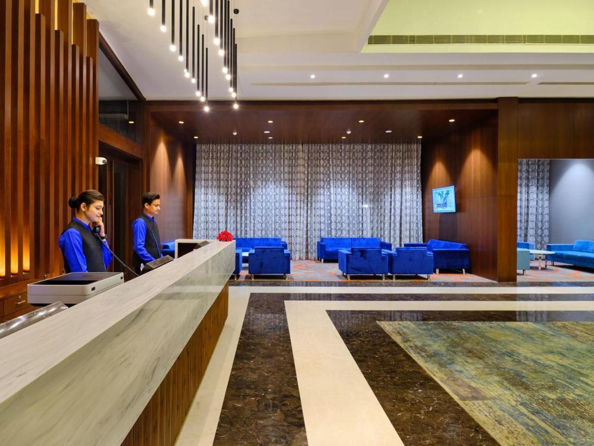 Essentia Luxury Hotel Indore Ngoại thất bức ảnh